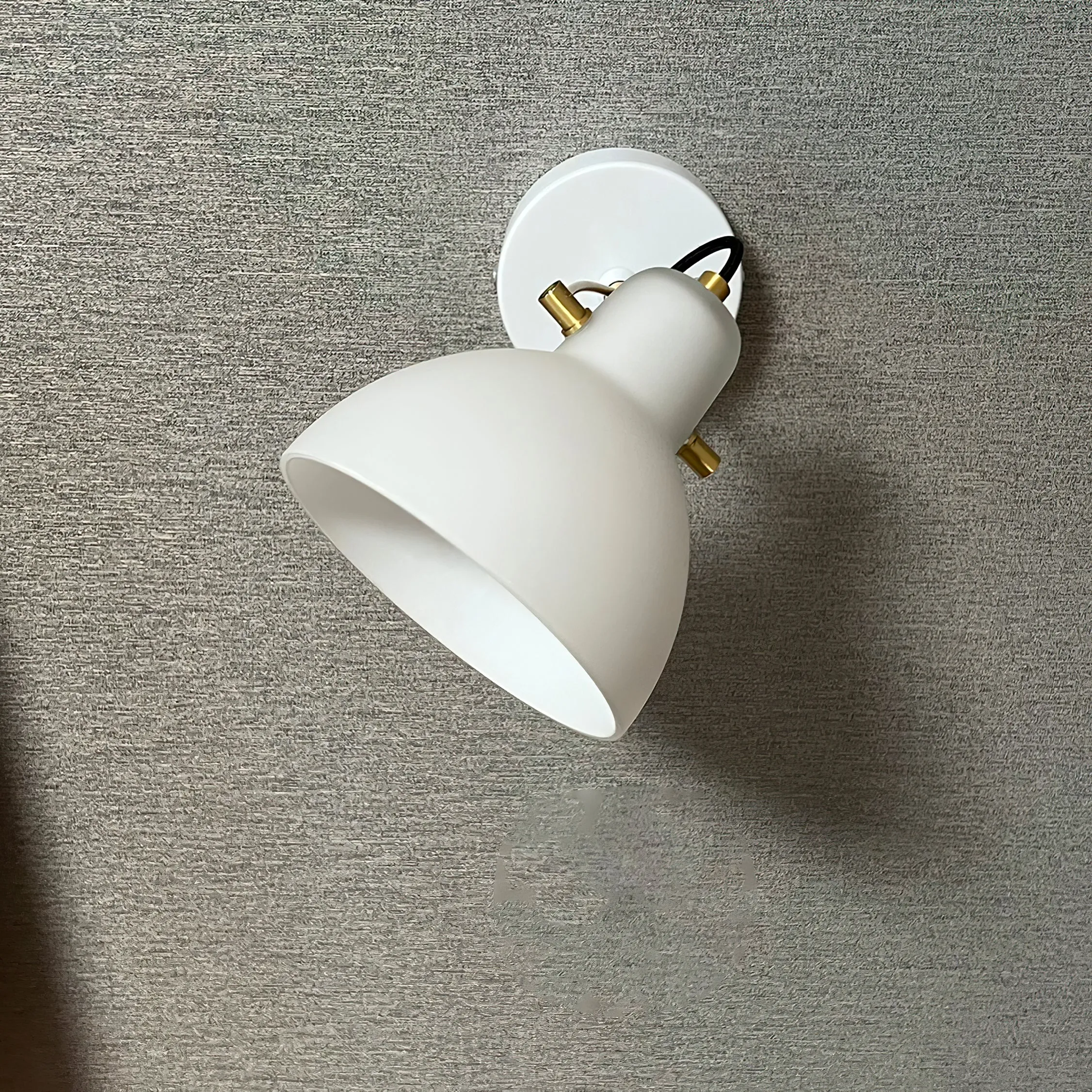 Daniel Wall Lamp